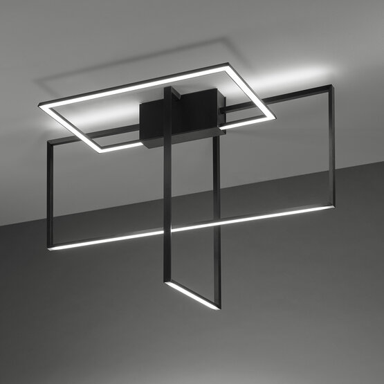 Plafoniera Area - Plafoniera a Led color nero opaco effetto satinato Linee pulite, geometriche essenziali.
Area è la massima espressione di eleganza e linearità. In colore nero opaco ed alluminio. Copertura
satinata e striscia a led di 3000°K rendono l’ambiente confortevole e caldo. LED 42W - 12V
3000°K. 315 Lumen. 2835 Lumen.