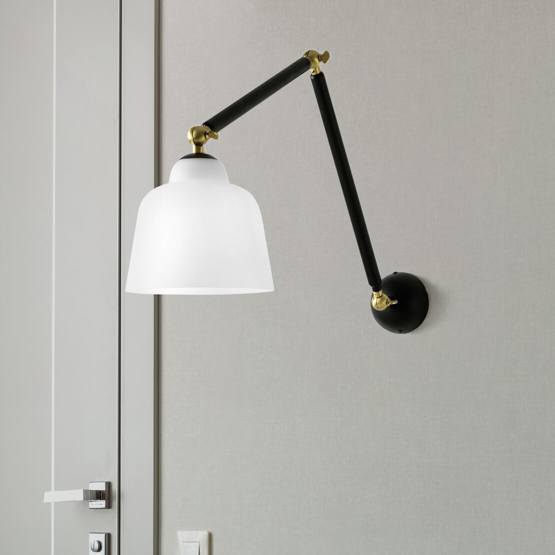 Neoretro Applique - Wall lamp in milky white glass and black metal with adjustable arm - Sforzin illuminazione