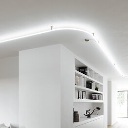 Lampada lineare a Led in silicone bianco opale con struttura in acciaio 1Mt