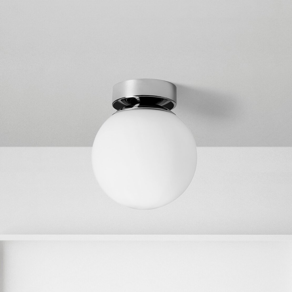 Jugen Cromo Deckenleuchte - Deckenleuchte aus milchweißem mundgeblasenem Glas und poliertem Chrommetall - Sforzin illuminazione