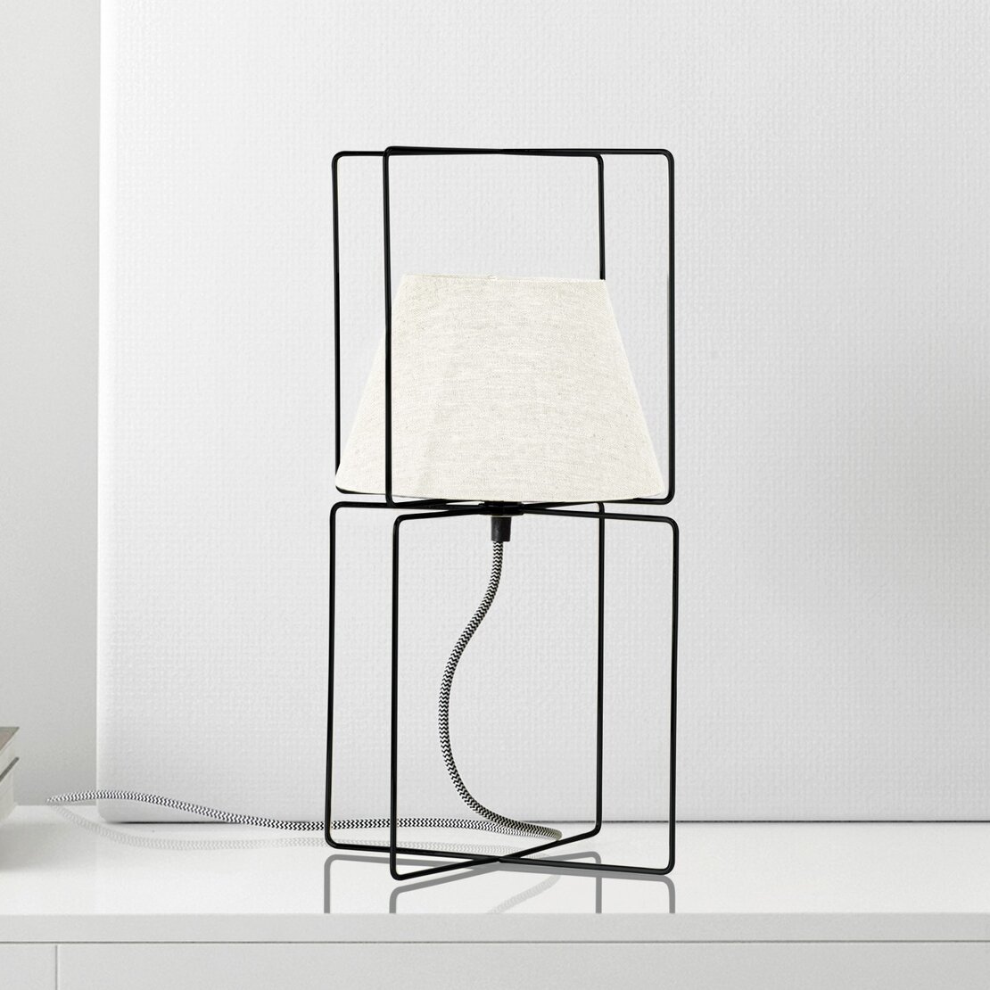 Neue Kengo Tischlampe - Tischlampe aus weißem Stoff und mattschwarzem Metall - Sforzin illuminazione